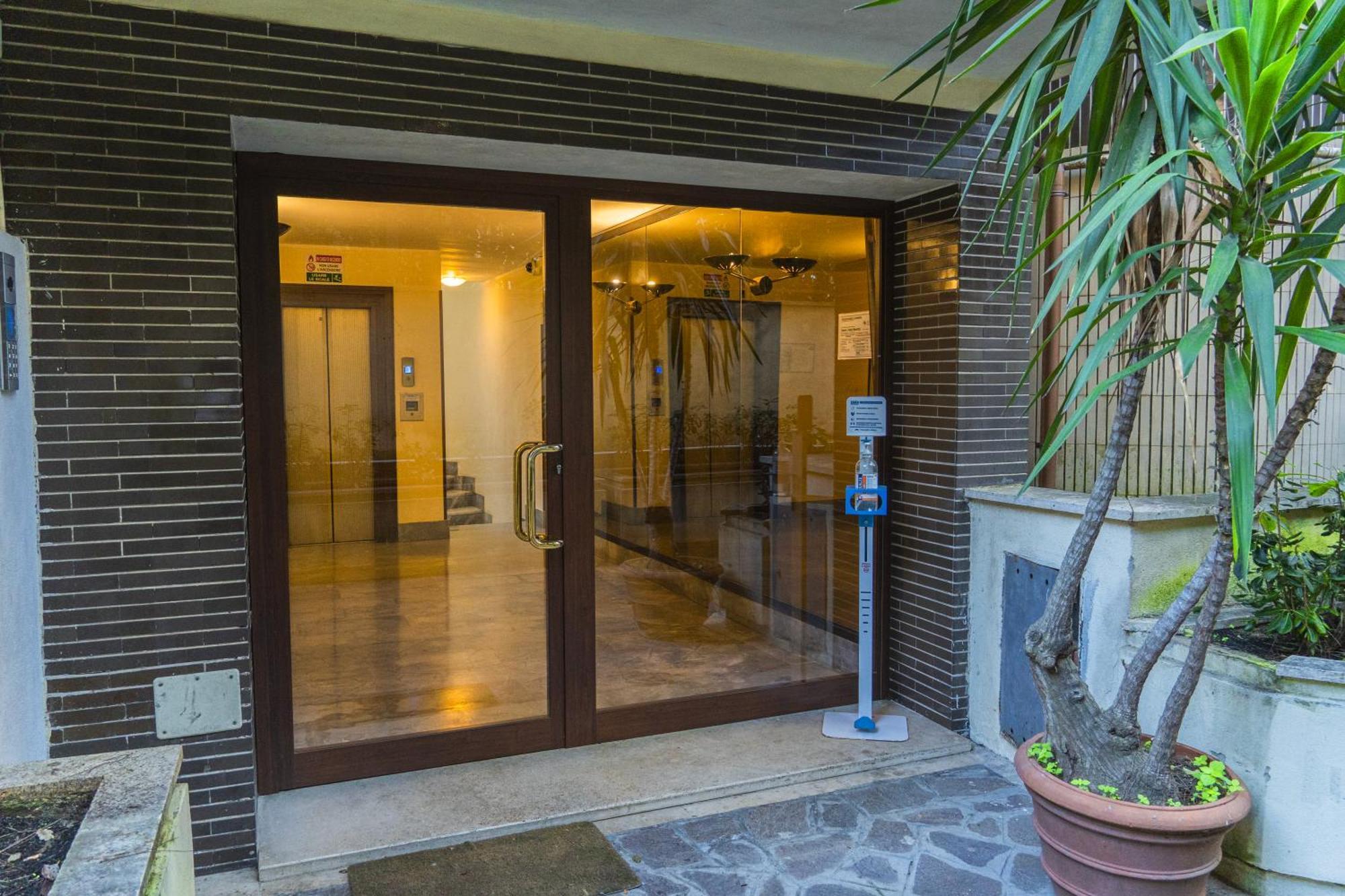 Er Nido-monolocale Con Terrazza A Apartment Rom